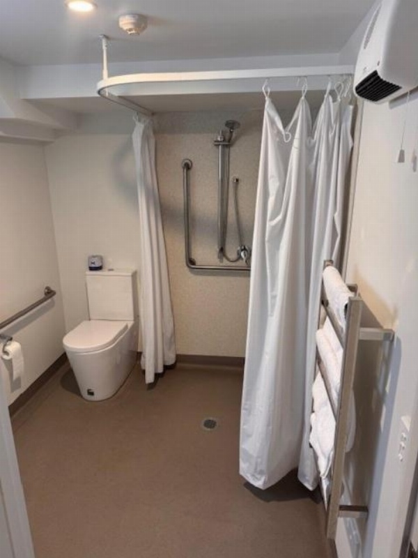 Lakefront Apartments,18 LAKE ESPLANADE ROAD Main image